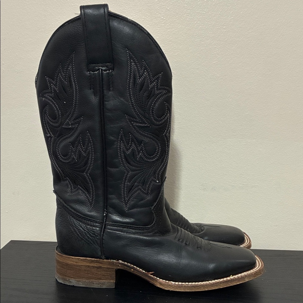 Corral cowboy boots size 6.5 men